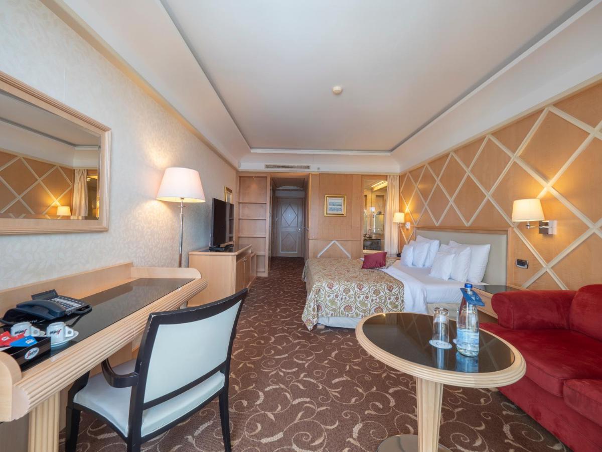 Splendid Conference & Spa Resort Budva Exterior photo A room at the hotel
