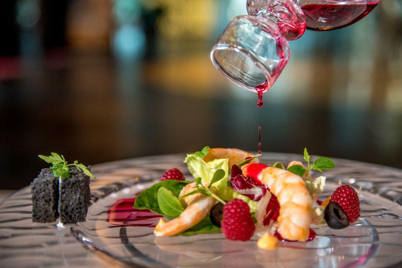 Splendid Conference & Spa Resort Budva Exterior photo A salad being drizzled with a vinaigrette