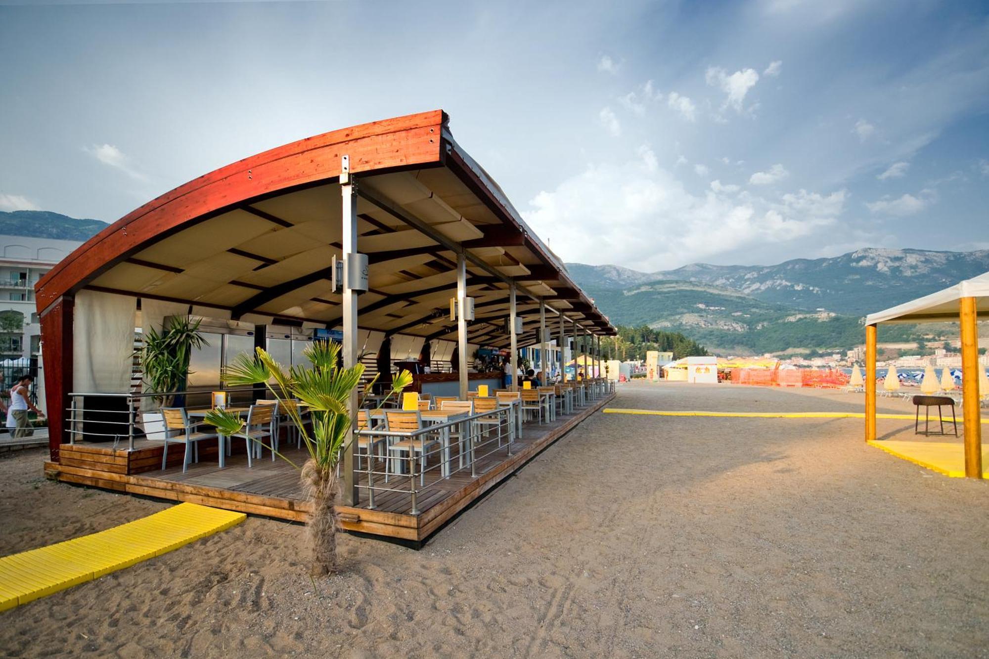 Splendid Conference & Spa Resort Budva Exterior photo The airport's restaurant